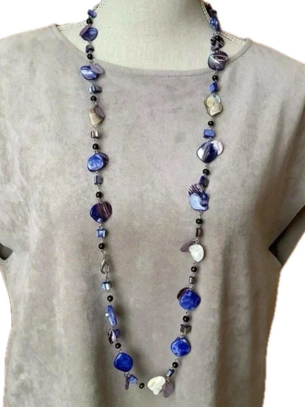 VINTAGE Iridescent Blue Purple Abalone Shell Beaded Long Station Necklace